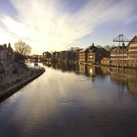 Stylish Flat Near The City Centre - Pass The Keys York Buitenkant foto