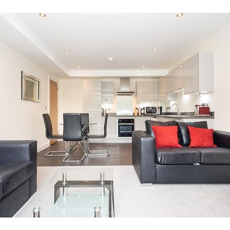 Stylish Flat Near The City Centre - Pass The Keys York Buitenkant foto