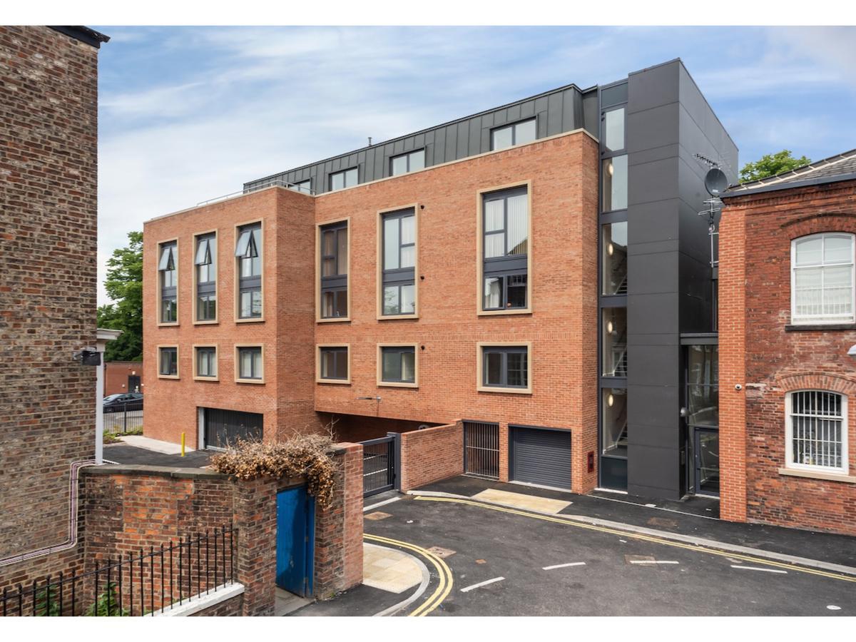 Stylish Flat Near The City Centre - Pass The Keys York Buitenkant foto