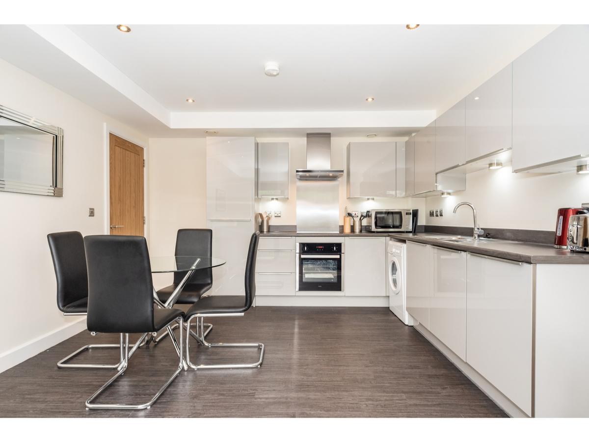 Stylish Flat Near The City Centre - Pass The Keys York Buitenkant foto